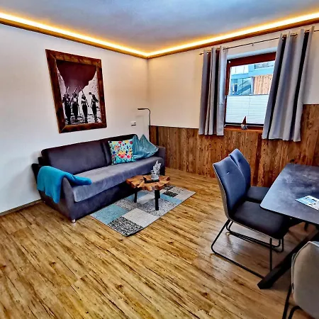 Apartment Haus Dirol *