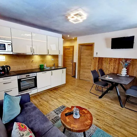 Apartment Haus Dirol *